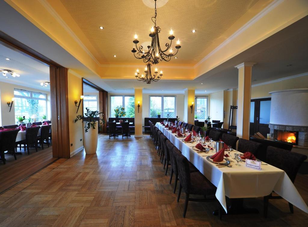 Akzent Hotel Cordes & Restaurant Am Rosengarten Sottorf エクステリア 写真