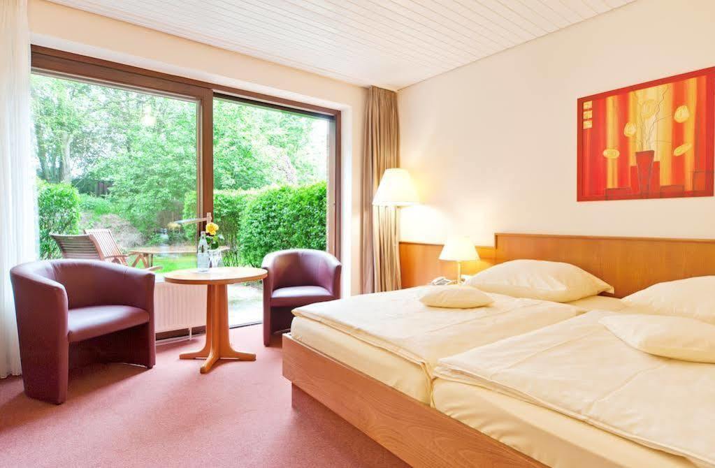 Akzent Hotel Cordes & Restaurant Am Rosengarten Sottorf エクステリア 写真