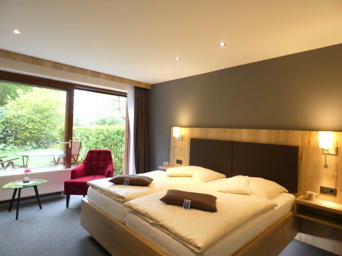Akzent Hotel Cordes & Restaurant Am Rosengarten Sottorf エクステリア 写真